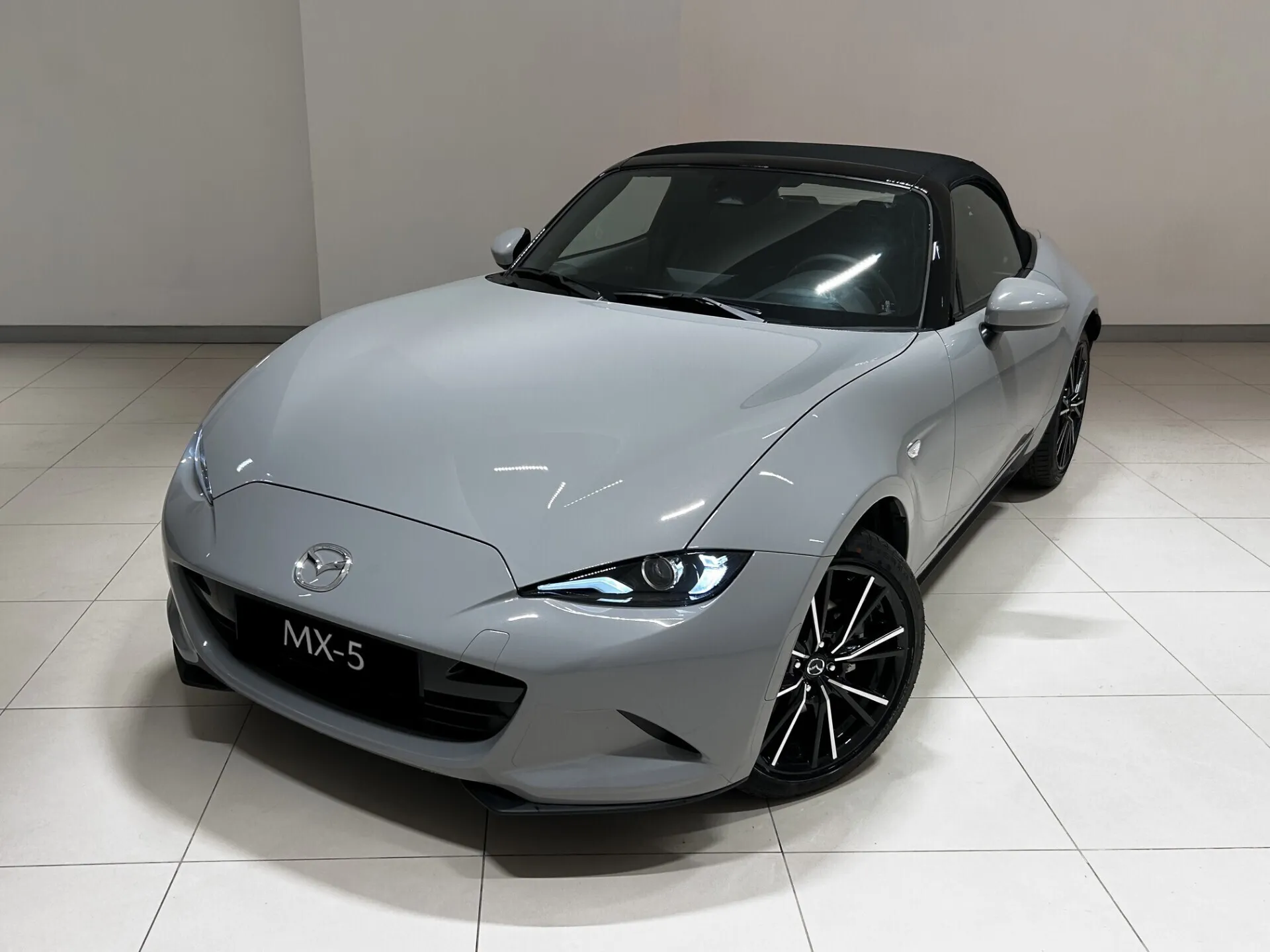 Foto Mazda MX-5 2.0L Skyactiv-G Exclusive-Line