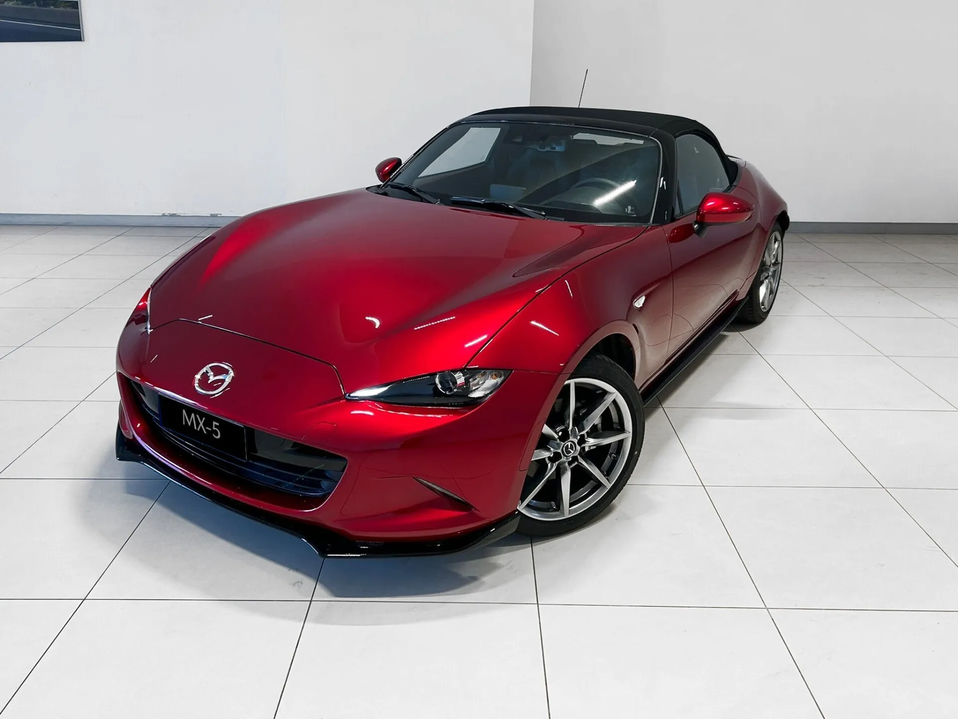 Foto Mazda MX-5 1.5L Skyactiv-G Exclusive-Line
